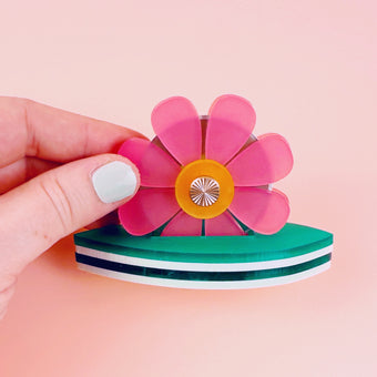 Feral Notions Acrylic Flower Thread Cutter in hot pink and green