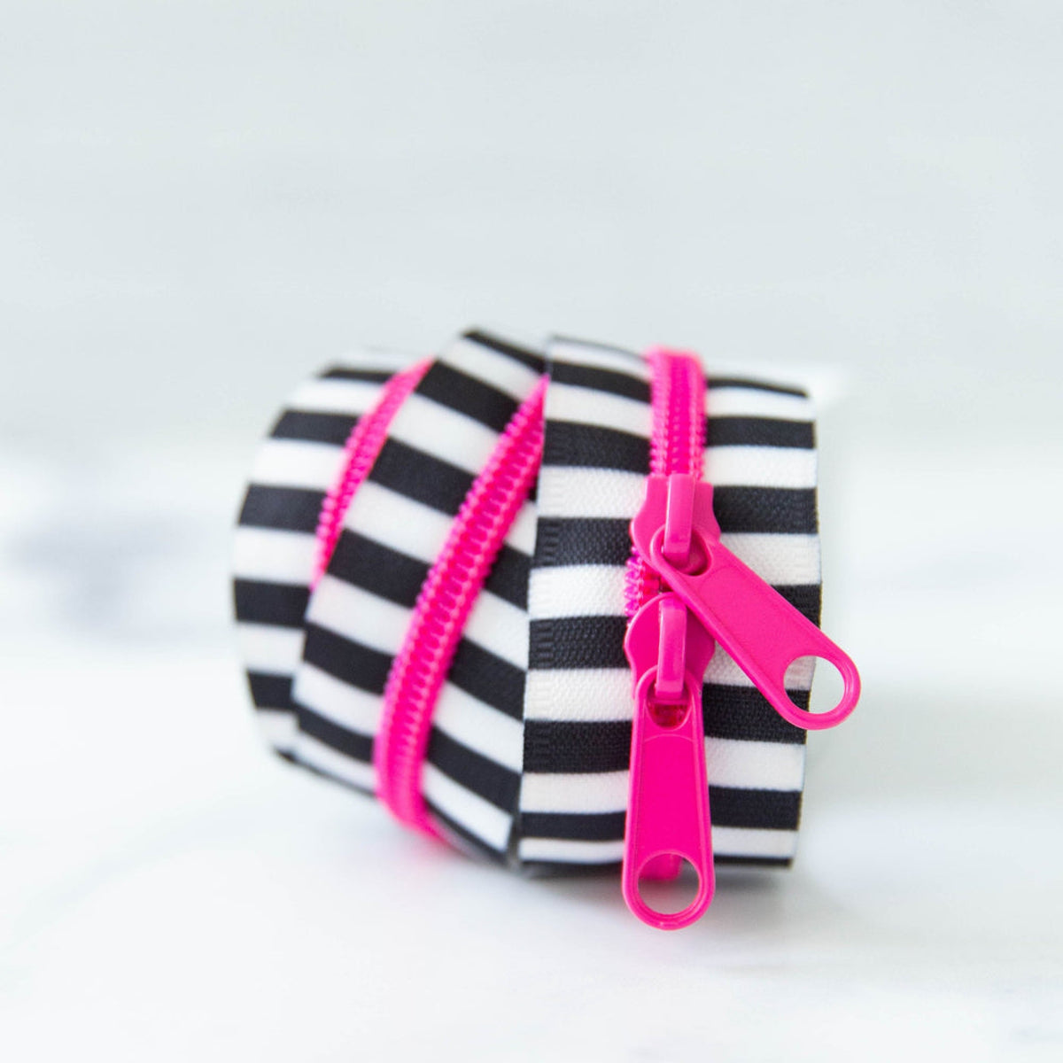 files/stitchsupplycostripedzipper-12_1000x_0dd77743-9f8d-4a95-90a2-69f2f38e9d24.jpg