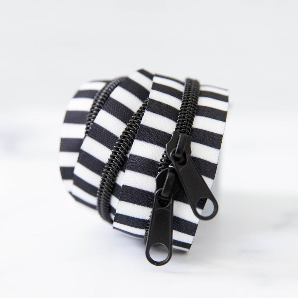 files/stitchsupplycostripedzipper-14_1000x_7bb794e6-9384-407b-8cf5-27825c087d20.jpg